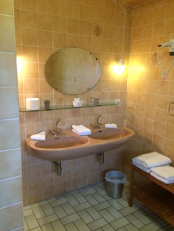 Hotel La Venerie Virton Værelse billede