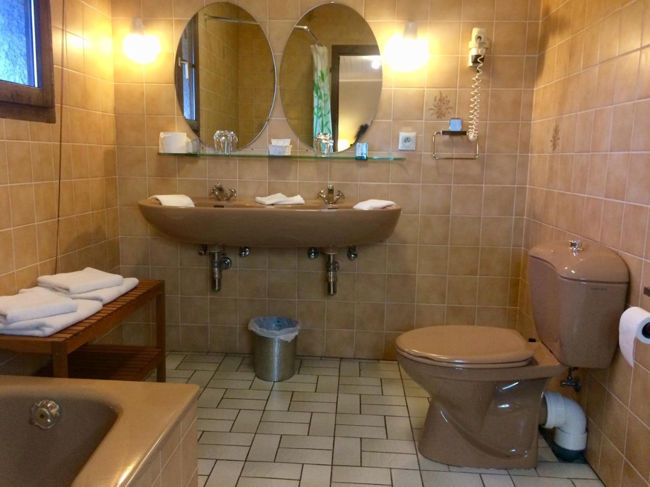Hotel La Venerie Virton Eksteriør billede